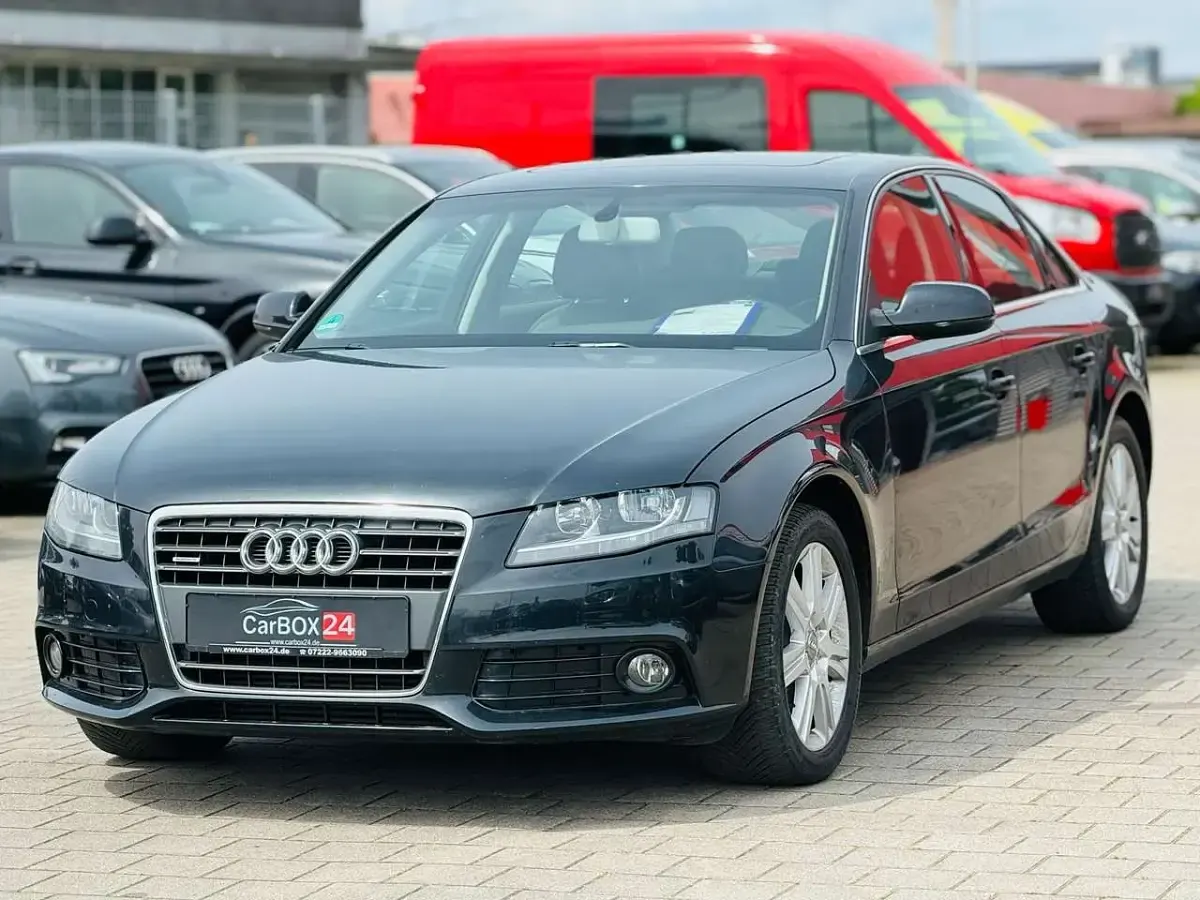 Używany Audi A4 211 KM (155 kW) 2012 Czarny Sedan/Limuzyna