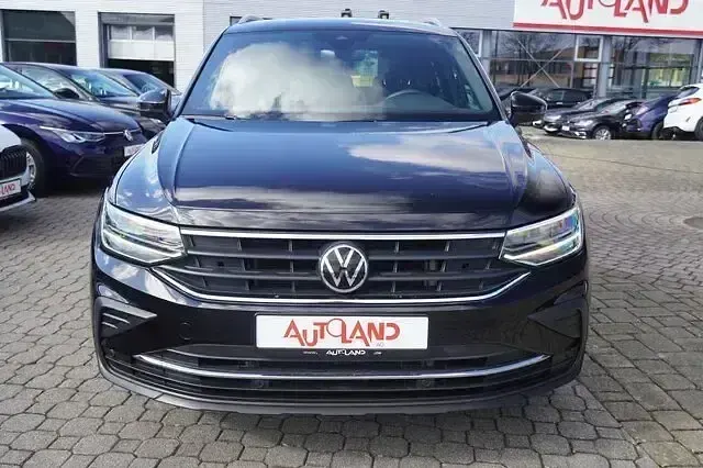 Gebraucht VW Tiguan United 150 PS (110 kW) 2021 Schwarz SUV