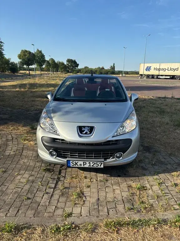 Gebraucht Peugeot 207 CC 120 PS (88 kW) 2008 Silber Cabrio