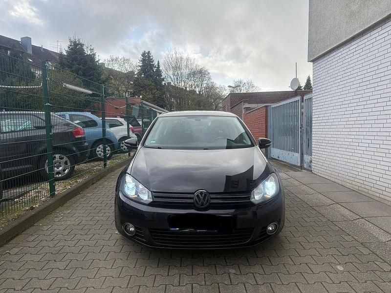 Gebraucht VW Golf VI Team 122 PS (89 kW) 2010 Schwarz Kleinwagen