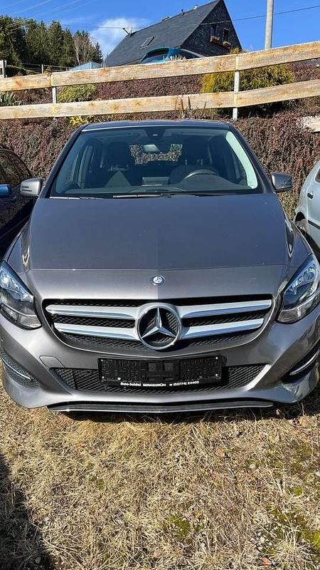 Gebraucht Mercedes B180 122 PS (89 kW) 2015 Mountaingrau  met. Van / Kleinbus