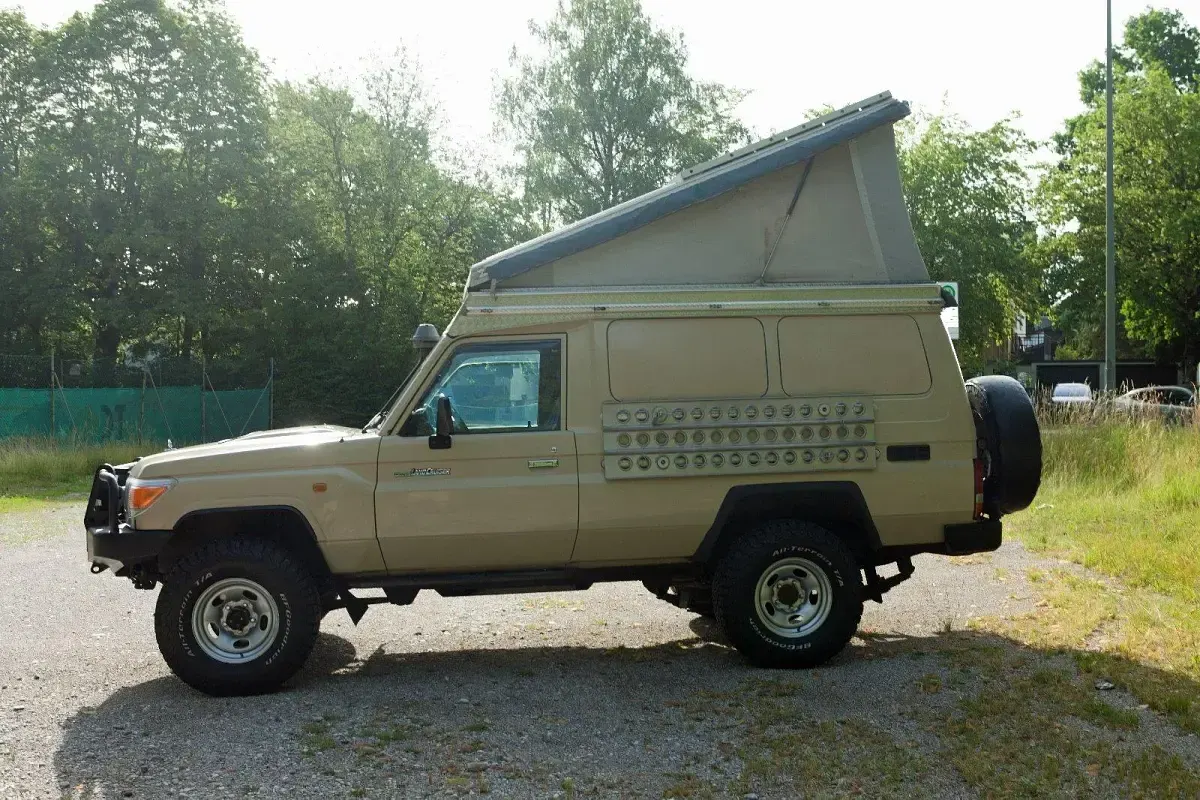 Gebraucht Toyota Land Cruiser 200 PS (147 kW) 2011 Beige SUV