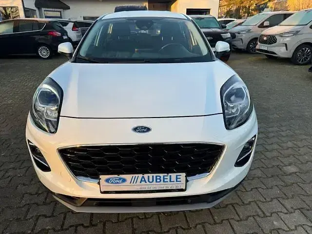 Używany Ford Puma Titanium 120 KM (88 kW) 2021 Biały Sedan/Limuzyna