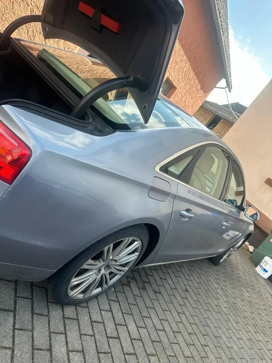 Gebraucht Audi A8 351 PS (258 kW) 2012 Silber Limousine