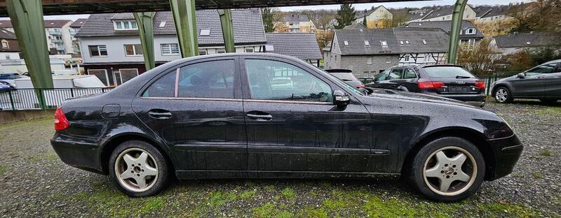 Gebraucht Mercedes E200 163 PS (119 kW) 2005 Schwarz Limousine