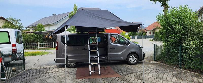 Gebraucht Opel Vivaro 145 PS (106 kW) 2016 Andere farben Van / Kleinbus