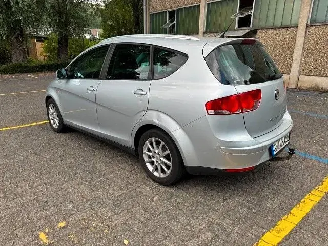 Gebraucht Seat Altea XL Ecomotive 105 PS (77 kW) 2011 Silber Van / Kleinbus