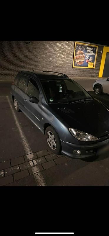 Gebraucht Peugeot 206 60 PS (44 kW) 2007 Schwarz Kleinwagen