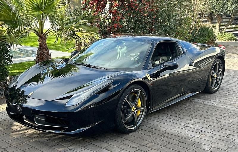 Schwarz Gebraucht 2012 Ferrari 458 Cabrio | 179.800 € - Bild 1/4