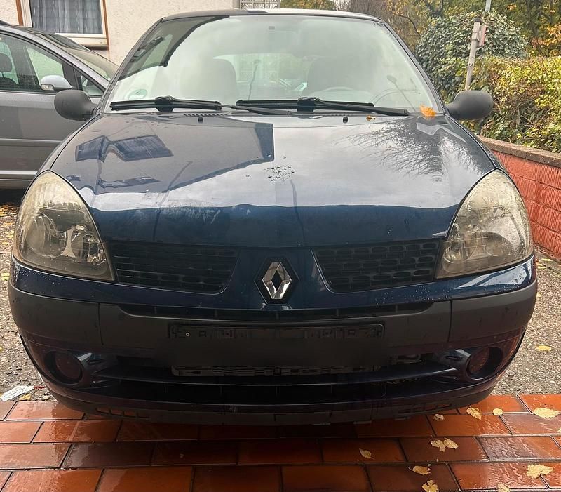 Blau Gebraucht 2003 Renault Clio II Limousine | 900 € (Guter Preis) - Bild 1/4