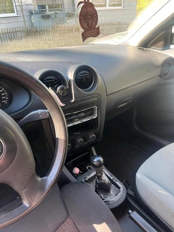 Gebraucht Seat Ibiza 75 PS (55 kW) 2004 Schwarz Kleinwagen