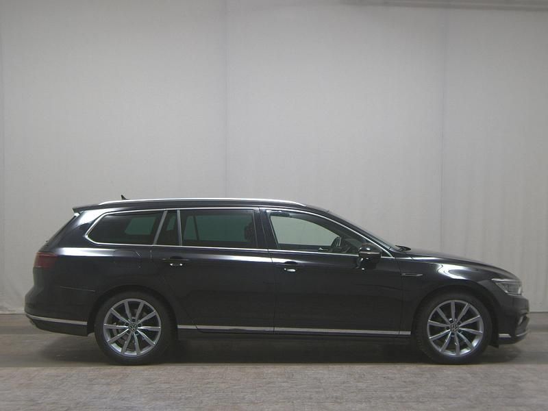 Gebraucht VW Passat R-line 200 PS (147 kW) 2022 Schwarz Kombi