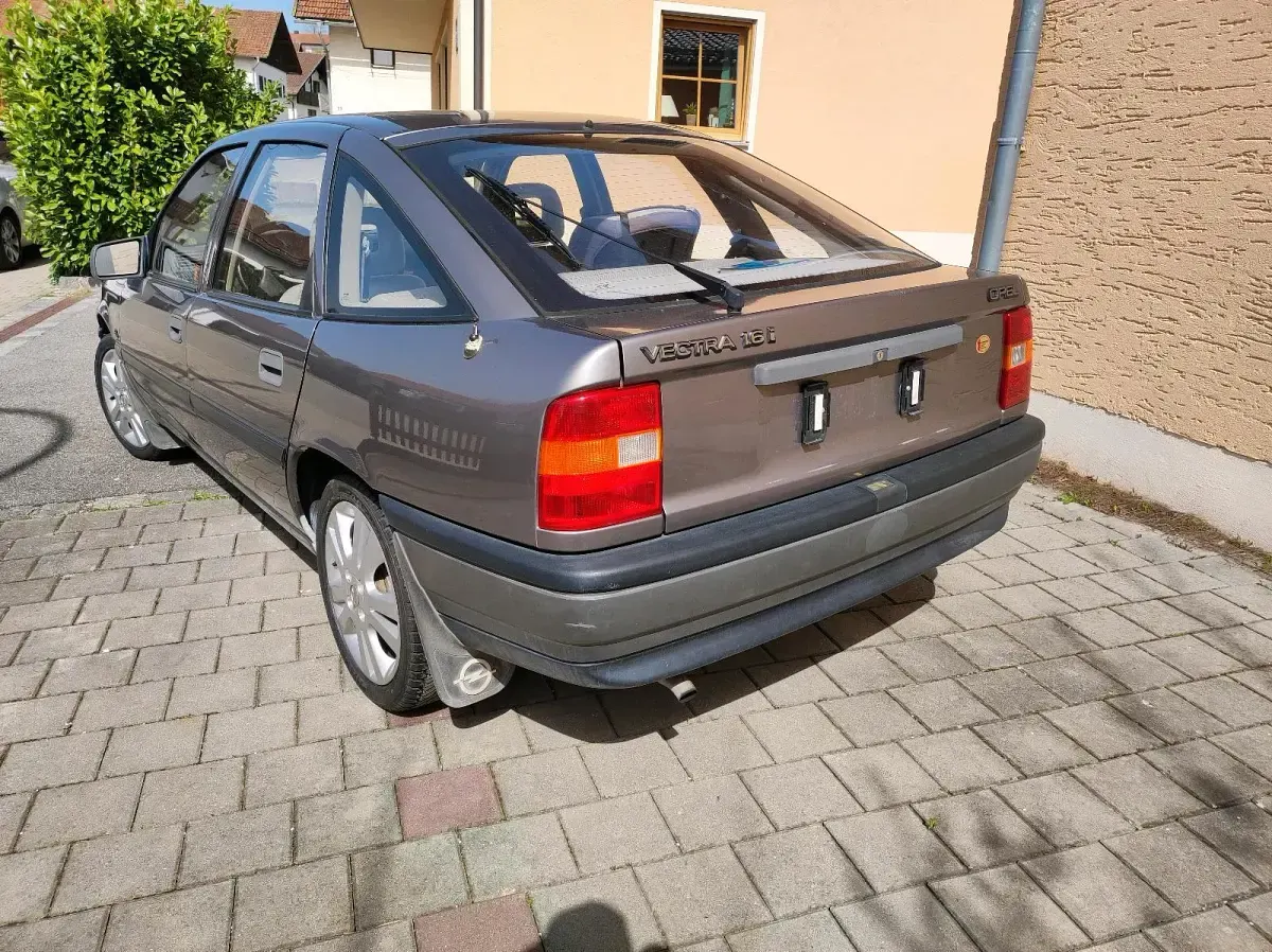 Gebraucht Opel Vectra 75 PS (55 kW) 1989 Grau Kleinwagen