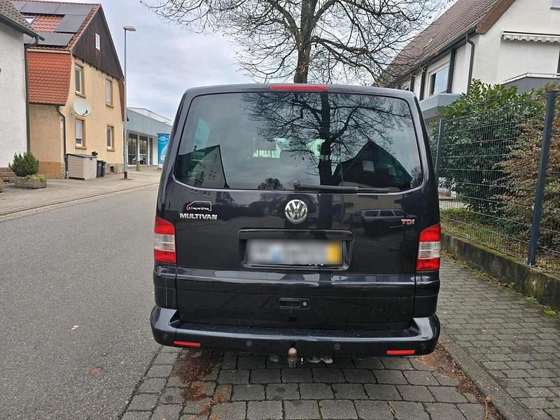 Gebraucht VW Multivan Highline 174 PS (127 kW) 2009 Schwarz Van