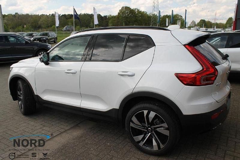 Gebraucht Volvo XC40 Plus 163 PS (119 kW) 2023 Weiß SUV