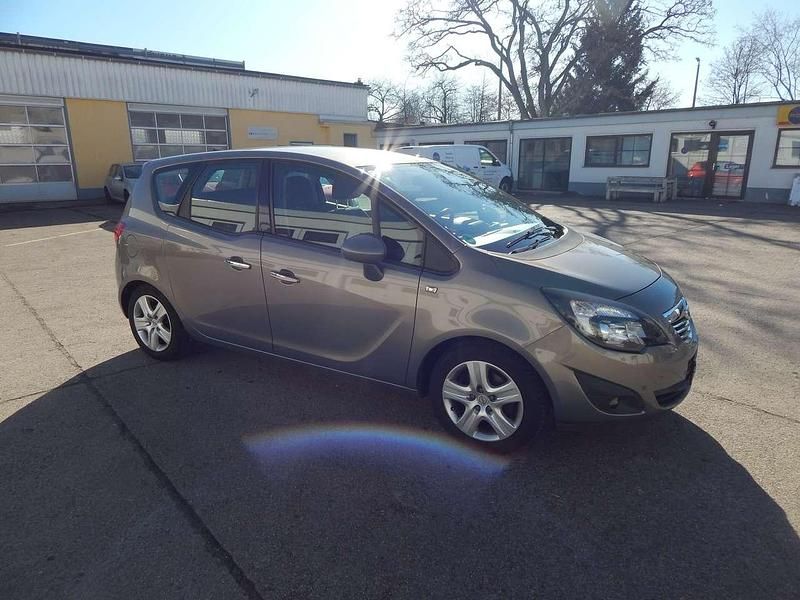 Gebraucht Opel Meriva Innovation 120 PS (88 kW) 2011 Muskatgrau/muskat braun(m2) Van / Kleinbus