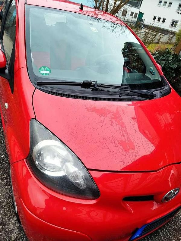 Gebraucht Toyota Aygo 68 PS (50 kW) 2010 Rot Kleinwagen