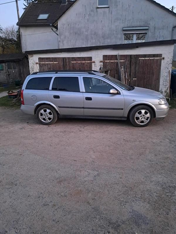 Silber Gebraucht 1999 Opel Astra Kombi | 1.500 € (Guter Preis) - Bild 1/4