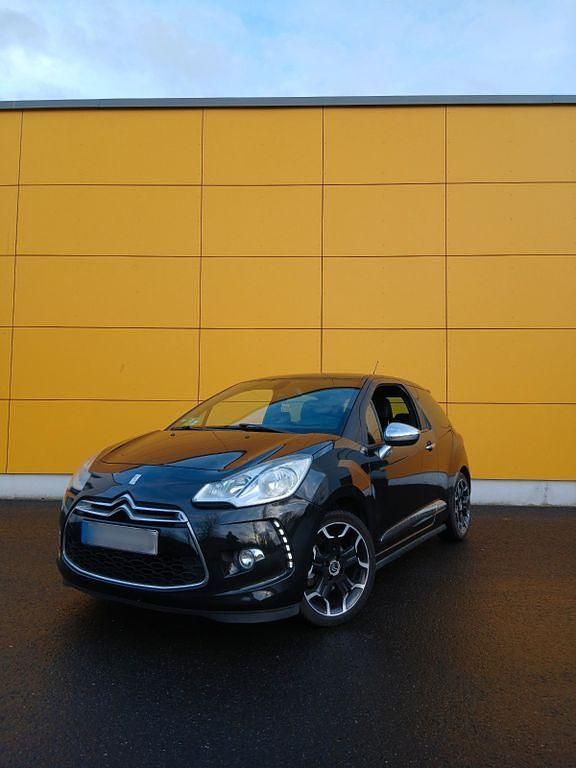 Schwarz Gebraucht 2011 Citroën DS3 Sport Chic Kleinwagen | 4.700 € (Fairer Preis) - Bild 1/4
