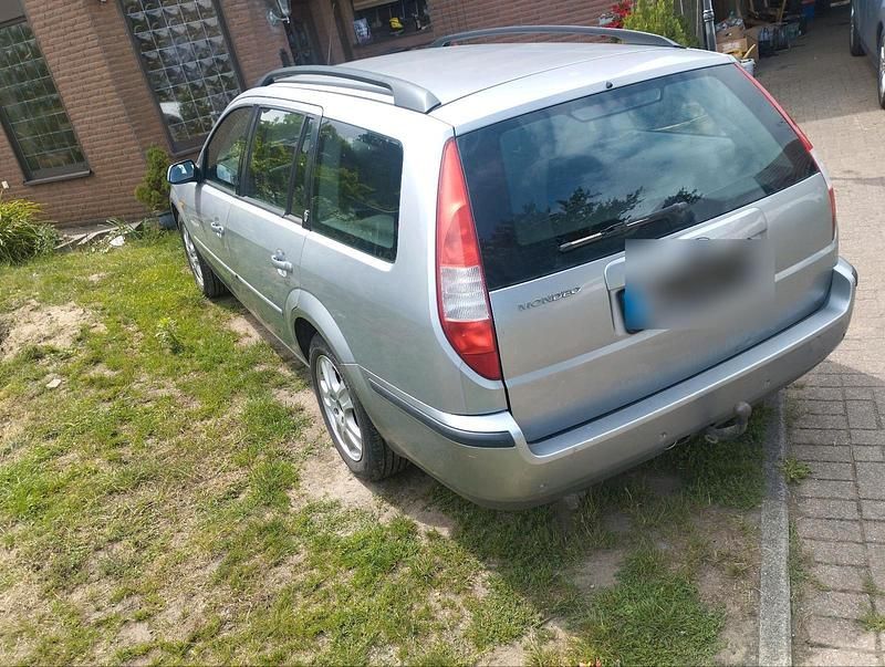 Silber Gebraucht 2003 Ford Mondeo Kombi | 1.899 € - Bild 1/4