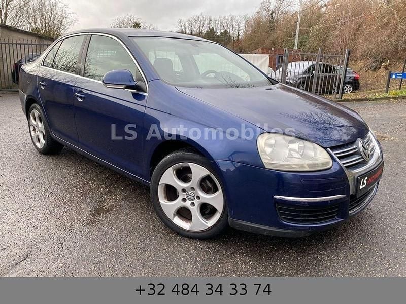 Gebraucht VW Jetta 105 PS (77 kW) 2006 Blau Limousine