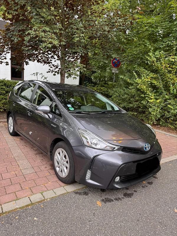 Grau Gebraucht 2017 Toyota Prius+ Van / Kleinbus | 15.950 € (Guter Preis) - Bild 1/4