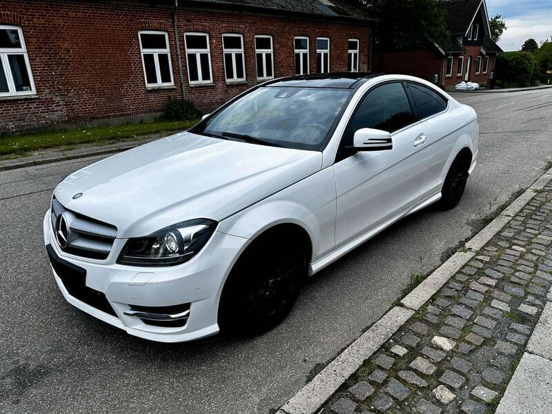 Weiß Gebraucht 2015 Mercedes C250 AMG Coupé | 11.899 € (Superpreis) - Bild 1/4