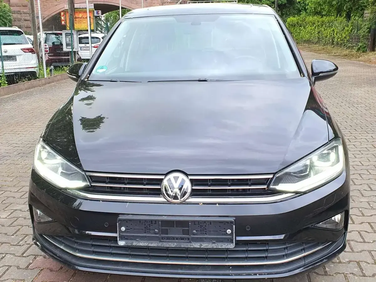 Gebraucht VW Golf Sportsvan Comfortline 150 PS (110 kW) 2019 Deep black perleffekt Van / Kleinbus