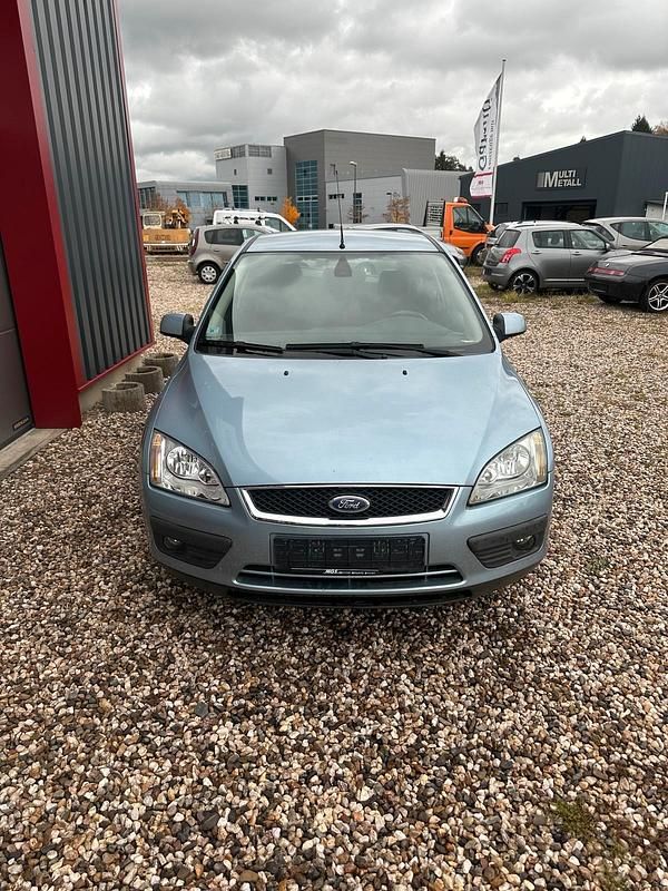 Gebraucht Ford Focus Ghia 116 PS (85 kW) 2005 Blau Limousine