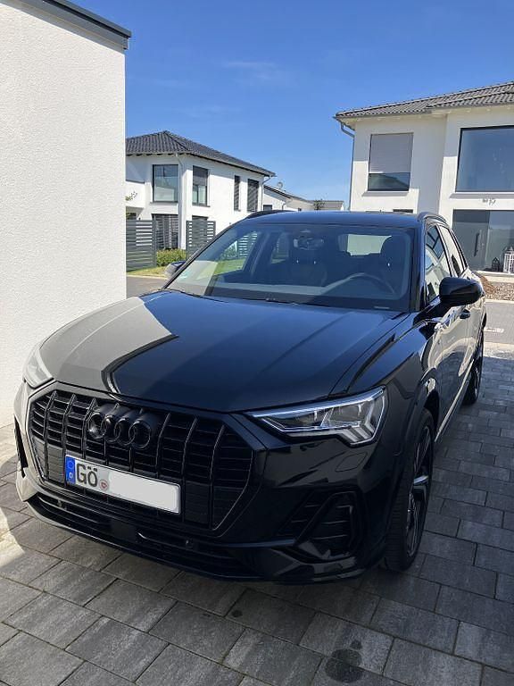 Schwarz Gebraucht 2021 Audi Q3 S-Line SUV | 26.900 € (Superpreis) - Bild 1/4