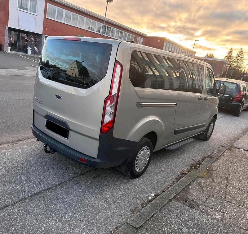 Gebraucht Ford Tourneo 125 PS (91 kW) 2014 Beige Van / Kleinbus