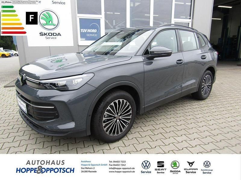 Grau Gebraucht 2024 VW Tiguan Life SUV | 38.595 € (Teuer) - Bild 1/4