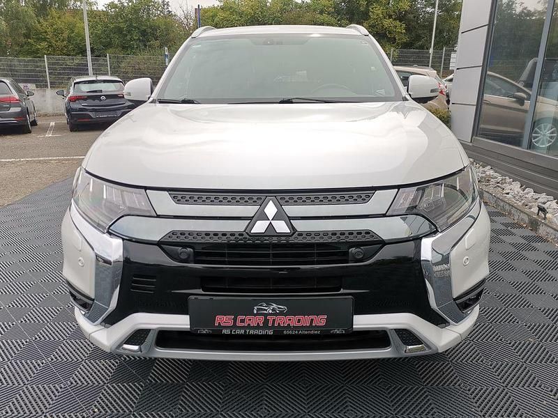 Gebraucht Mitsubishi Outlander P-HEV Edition 135 PS (99 kW) 2018 Weiß SUV