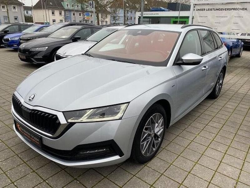 Gebraucht Skoda Octavia Tour 150 PS (110 kW) 2022 Silber Kombi