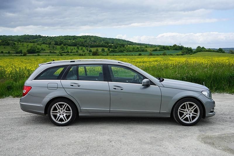 Gebraucht Mercedes C250 205 PS (150 kW) 2012 Silber Kombi