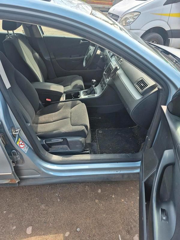 Używany VW Passat 140 KM (102 kW) 2009 Niebieski Kombi