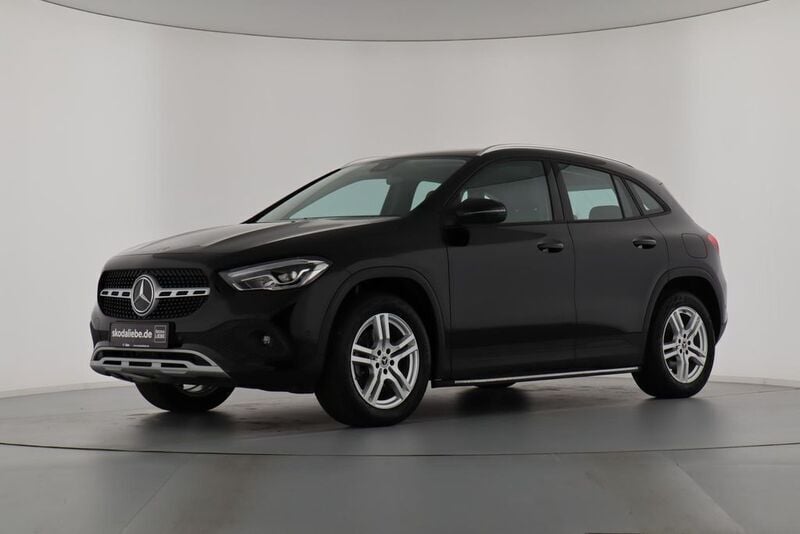 Nachtschwarz unilack Gebraucht 2022 Mercedes GLA250 Style SUV | 32.889 € (Superpreis) - Bild 1/4