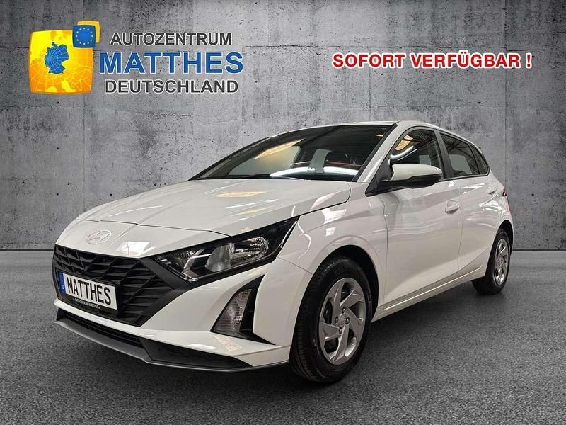 Atlas white uni Neu 2025 Hyundai i20 Select Kleinwagen | 18.799 € (Superpreis) - Bild 1/4