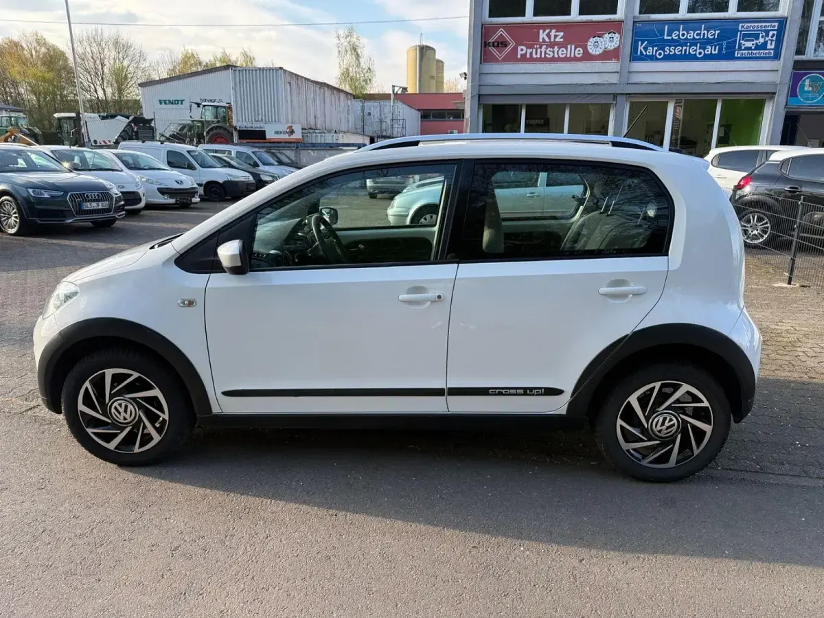 Gebraucht VW cross up! 75 PS (55 kW) 2017 Weiß Kleinwagen