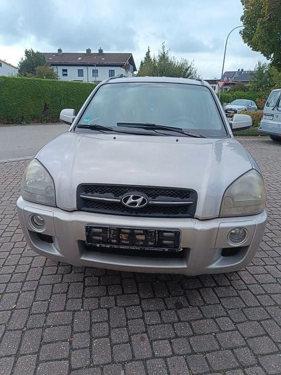 Grau Gebraucht 2005 Hyundai Tucson GLS SUV | 1.500 € (Superpreis) - Bild 1/4