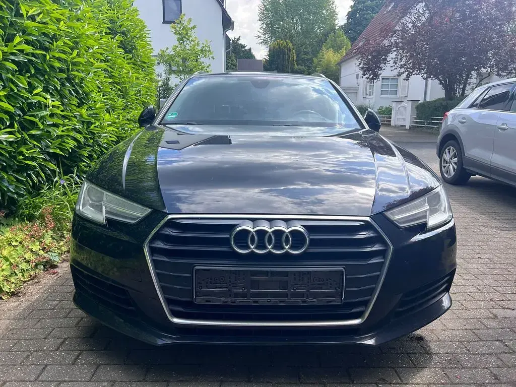 Gebraucht Audi A4 Ambiente 190 PS (139 kW) 2017 Schwarz Kombi
