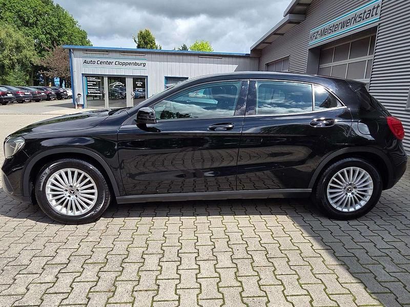 Gebraucht Mercedes GLA180 109 PS (80 kW) 2018 Nachtschwarz SUV