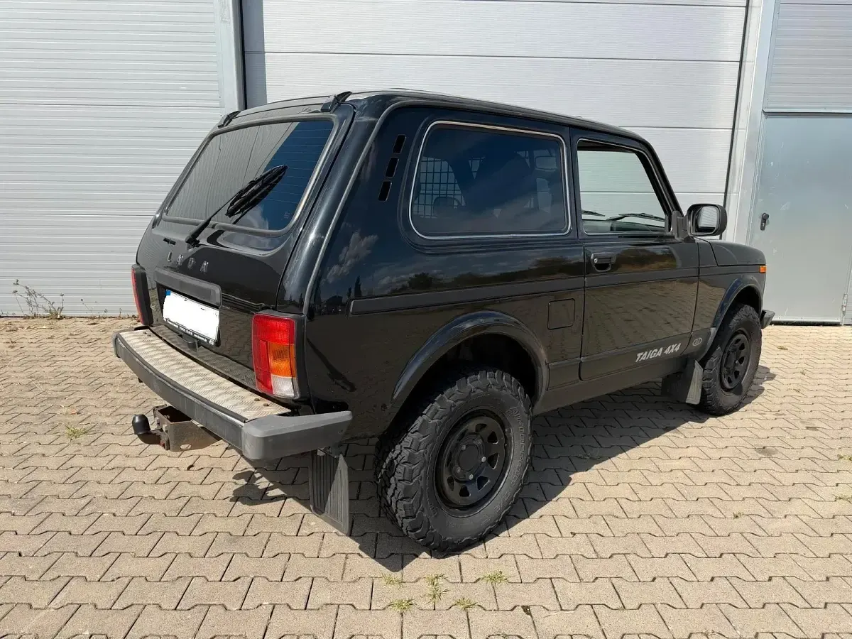 Gebraucht Lada niva 83 PS (61 kW) 2019 Schwarz SUV
