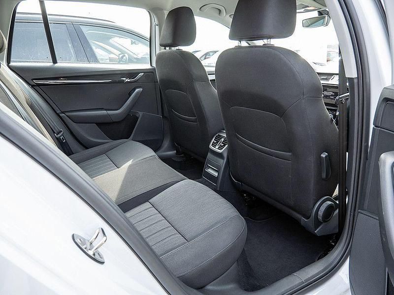 Gebraucht Skoda Octavia Style 150 PS (110 kW) 2020 Weiß Kombi