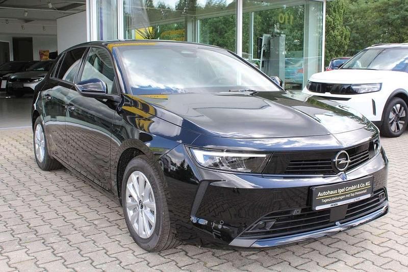 Schwarz Neu 2025 Opel Astra Edition Limousine | 24.990 € (Fairer Preis) - Bild 1/4