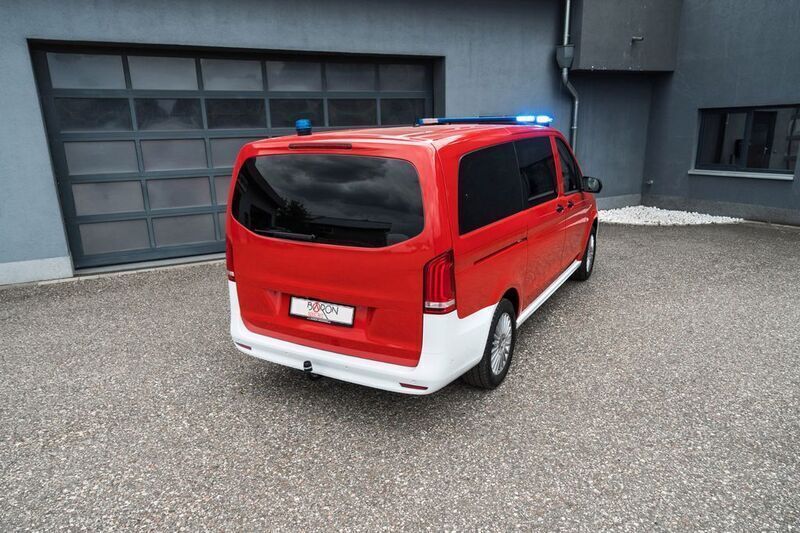 Gebraucht Mercedes Vito 190 PS (139 kW) 2022 Rot Van