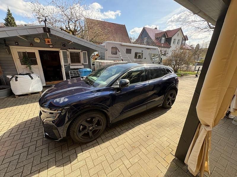 Gebraucht Renault Megane E-Tech Komfort 161 kW (220 PS) 2022 Blau Limousine