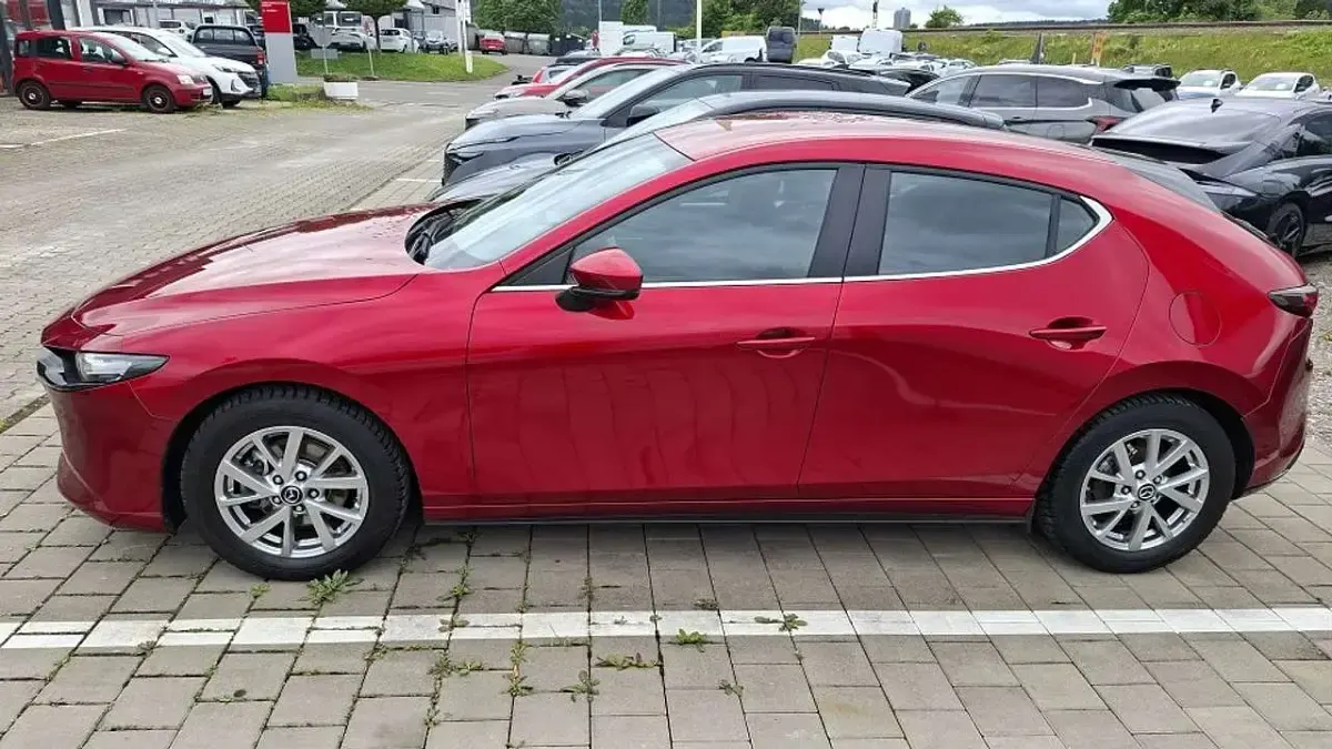 Gebraucht Mazda 3 Selection 122 PS (89 kW) 2019 Magmarot Limousine