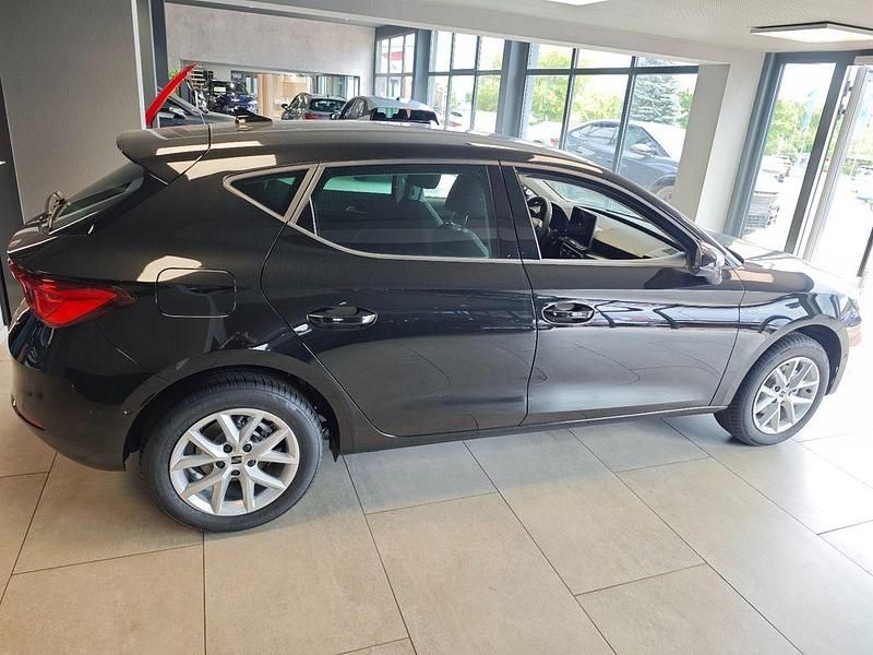 Neu Seat Leon 150 PS (110 kW) 2025 Schwarz Limousine