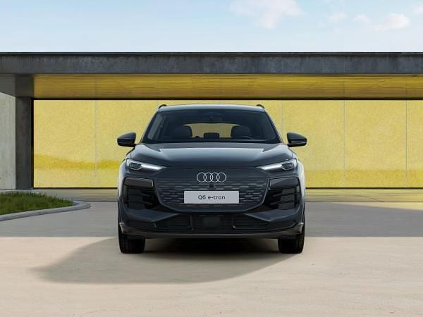 Neu Audi Q6 e-tron Ambiente 185 kW (252 PS) 2026 Grau SUV